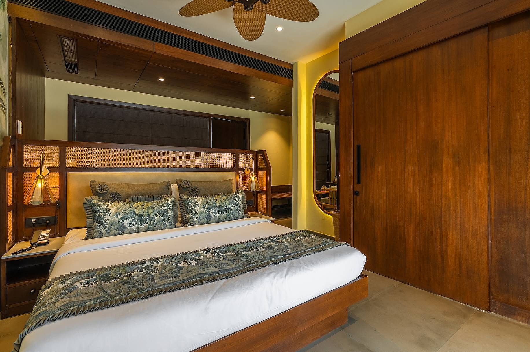 ROMEO LAGOON WITH PLUNGE POOL