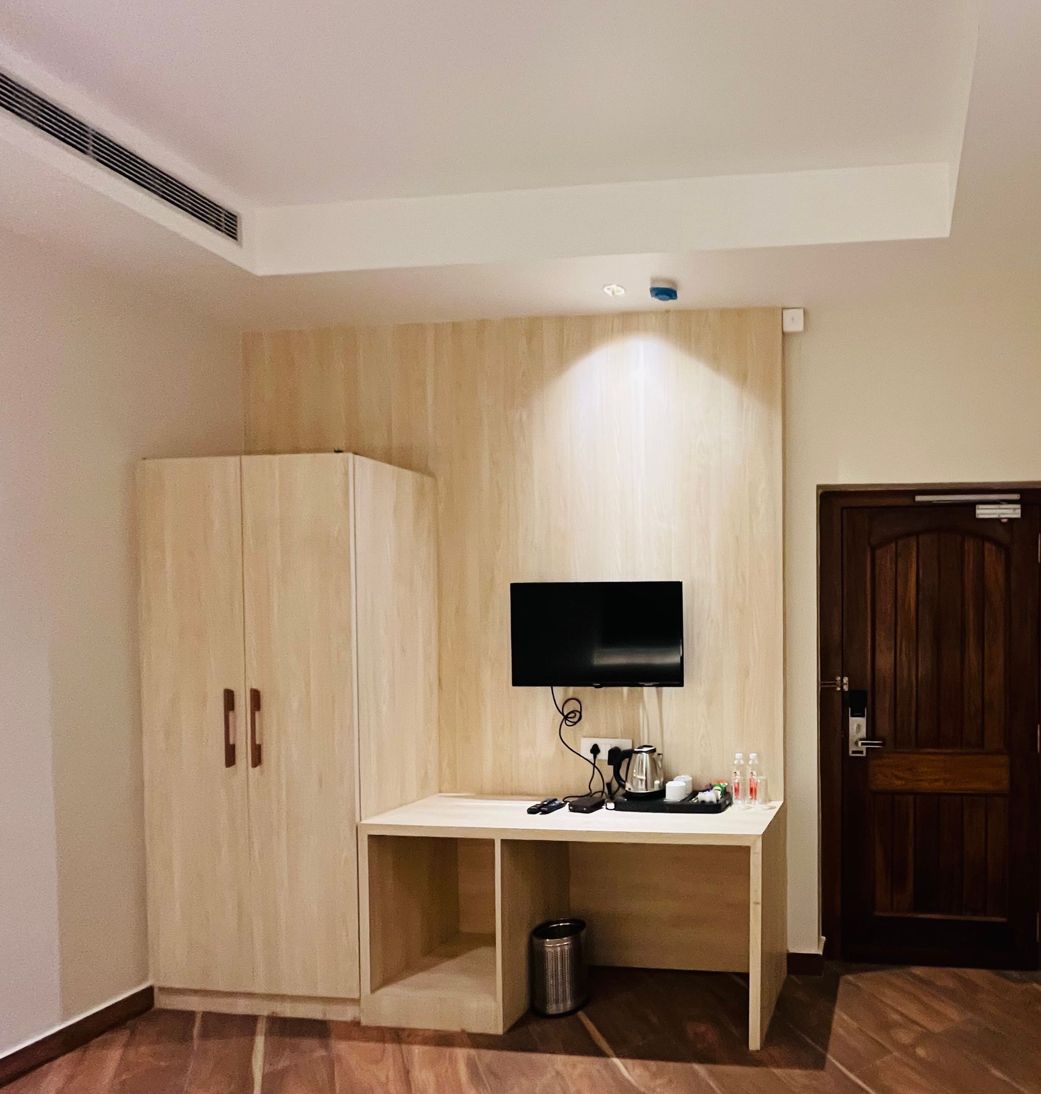 Premium Rooms With Balcony & Garden View
