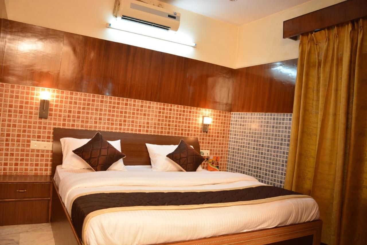  Hotel Sartaj Deluxe Room  2