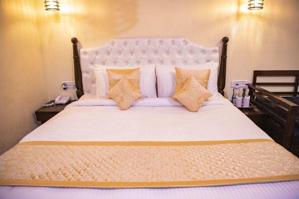 Aaroham by Aamod Dalhousie Deluxe Cottage 8