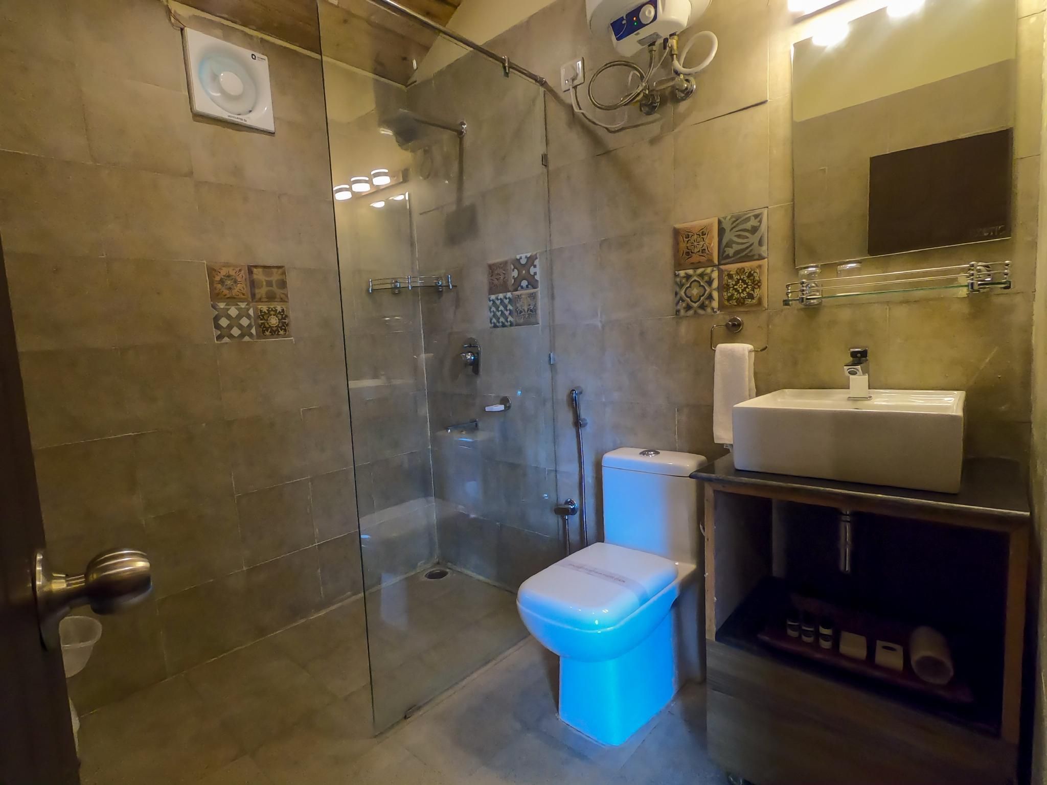 Aaroham by Aamod Dalhousie Deluxe Cottage 10