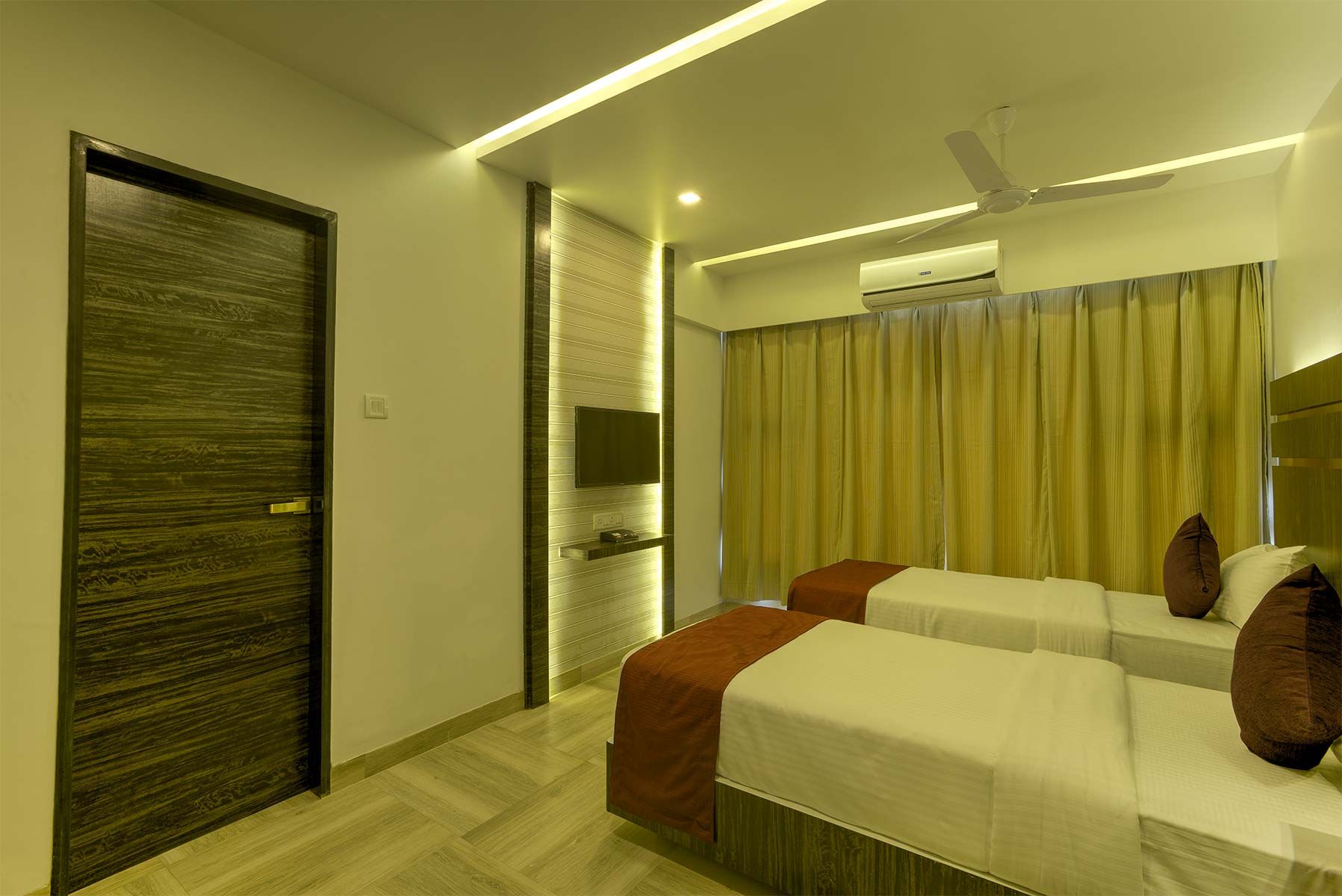 Hotel Crown Inn Standard AC Room 4