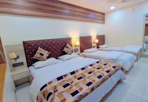 Deluxe AC 4 Bed