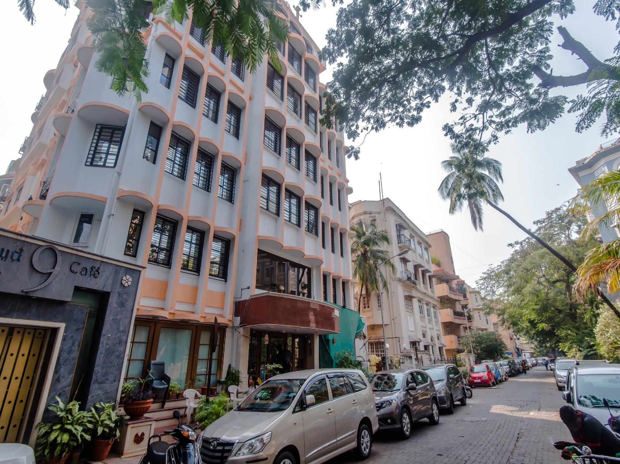 undefined Hotel Godwin 8