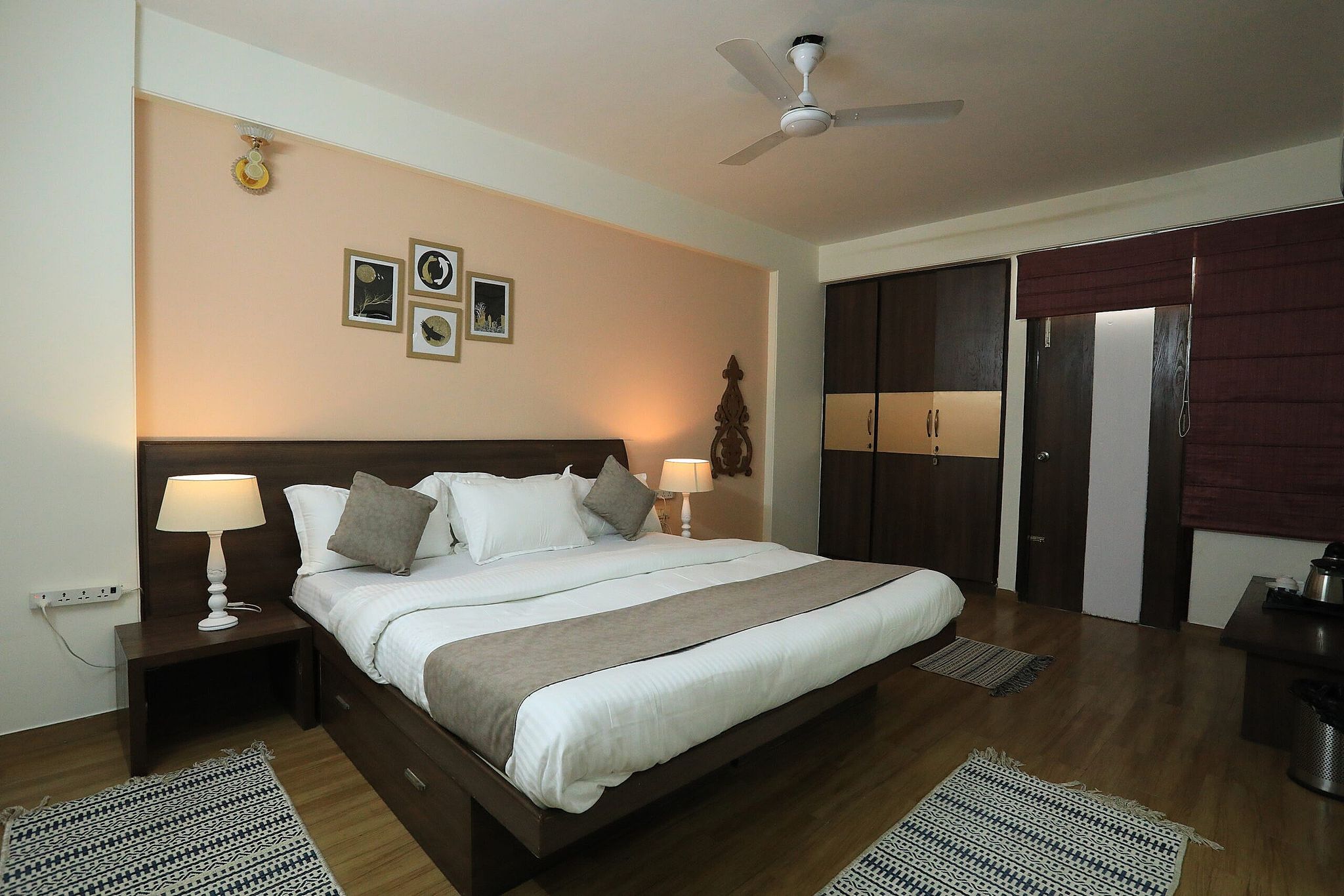 Bani Park Service Apartment