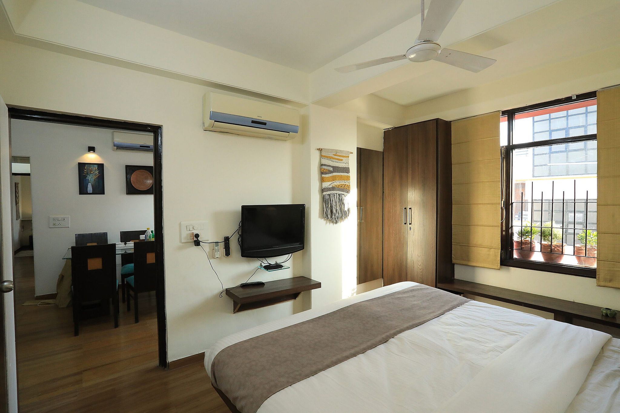 Bani Park Service Apartment