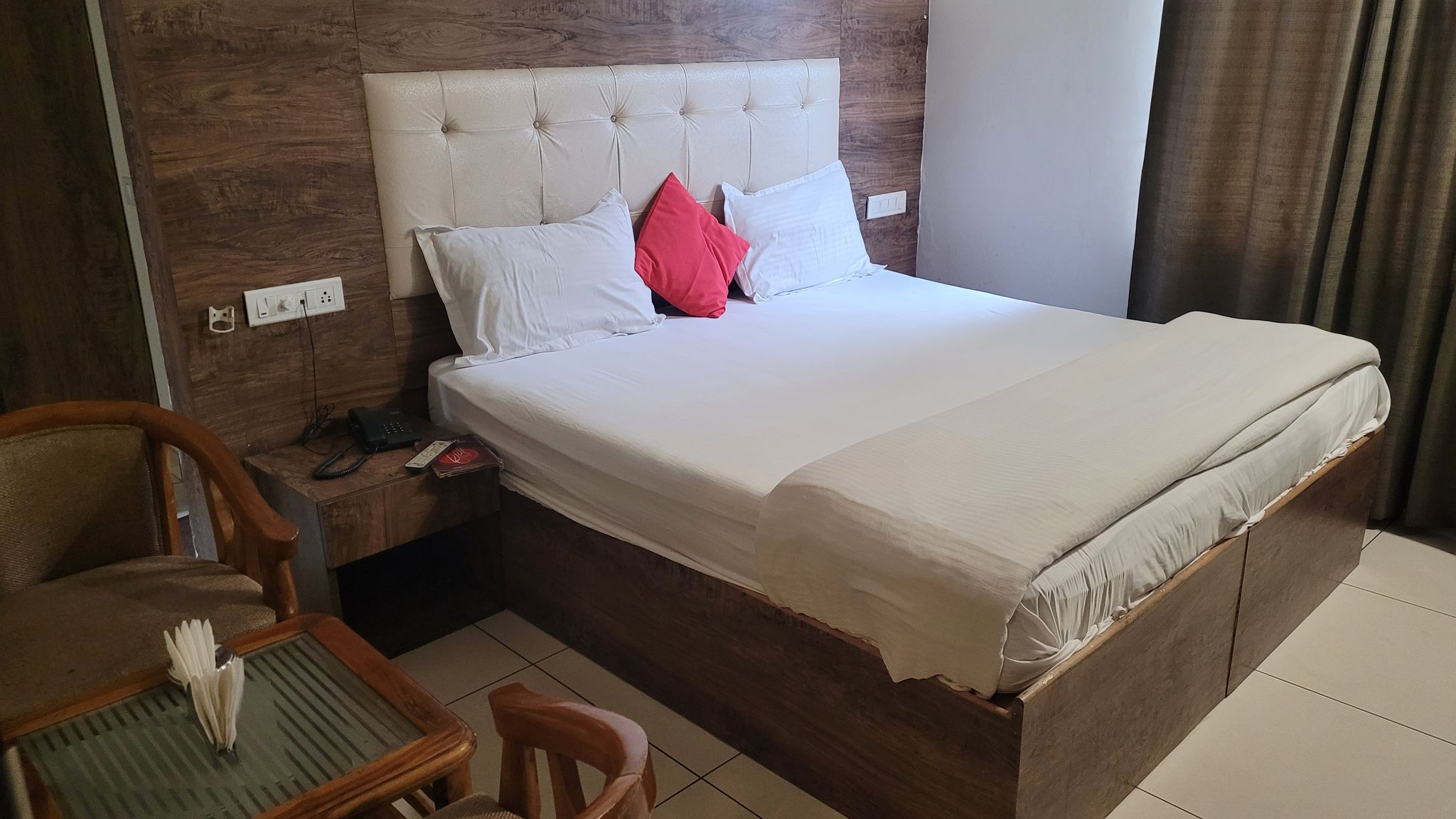 Hotel Royal Star Panchkula Deluxe Double Room  4