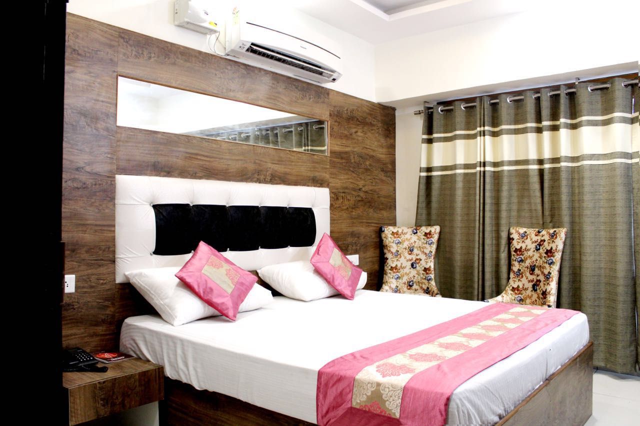 Hotel Royal Star Panchkula Deluxe Double Room 