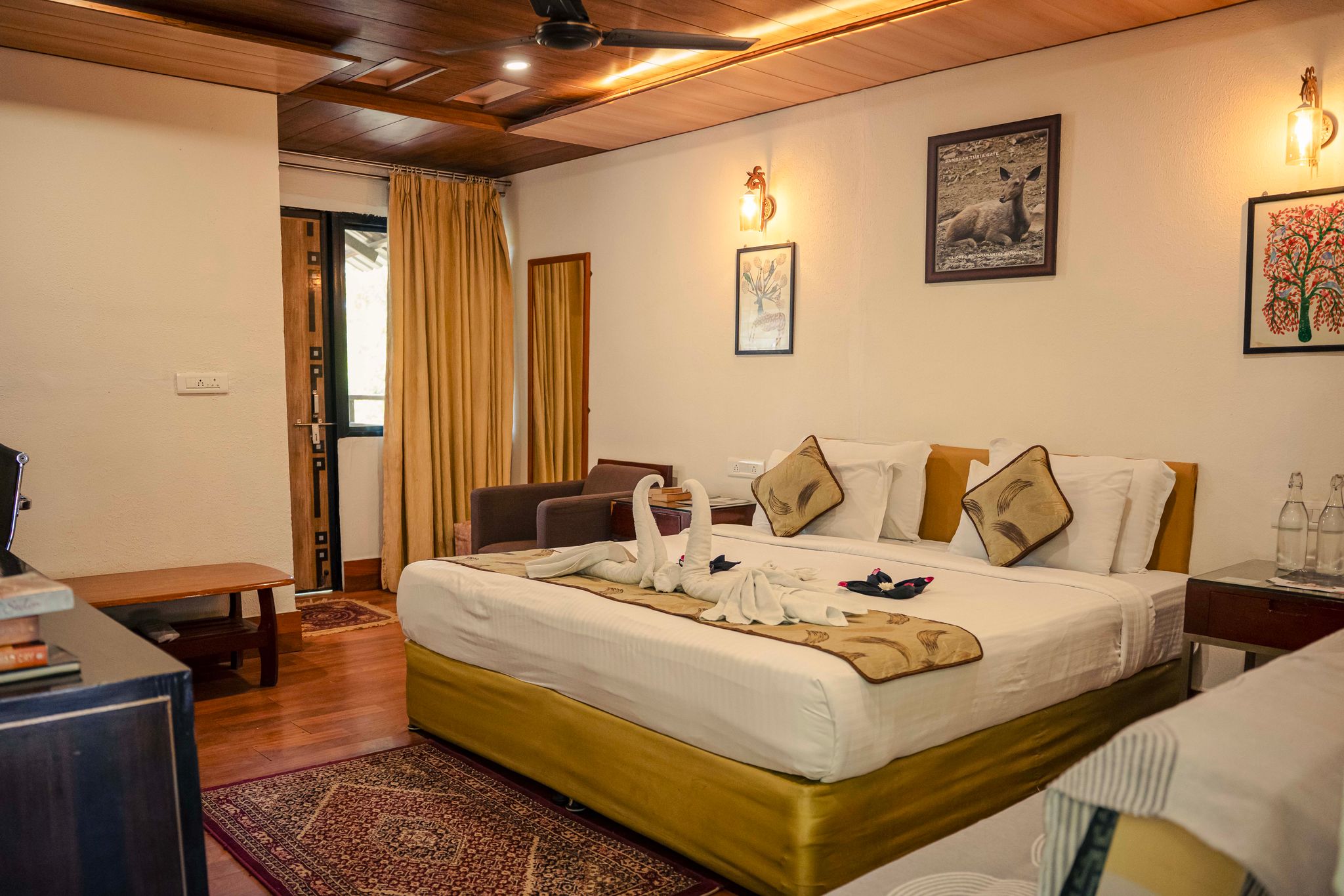 Premium Luxury Machaan Room With Balcony and Bathtub