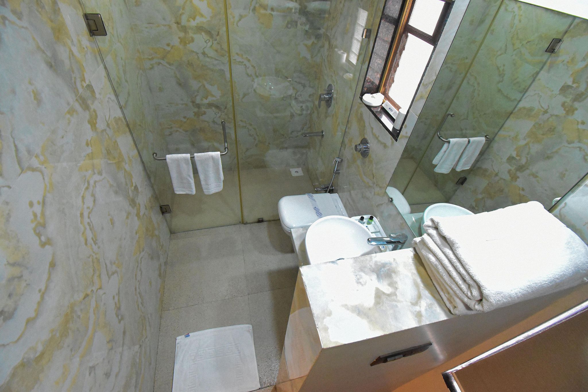 Kings International Juhu Deluxe Room 5