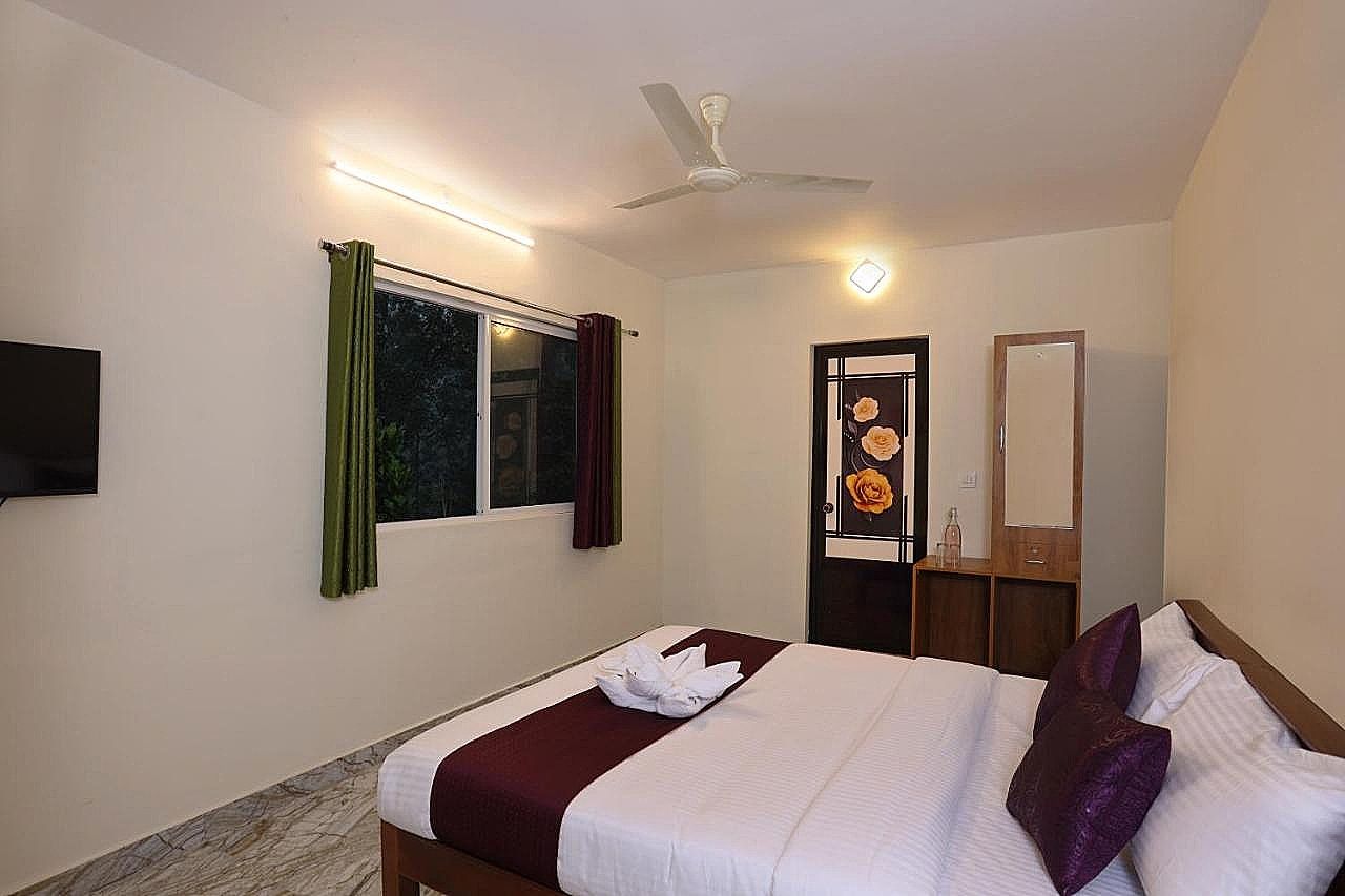 CASA AMARI PLANTAION RESORT MUNNAR Plantation view room with balcony 2