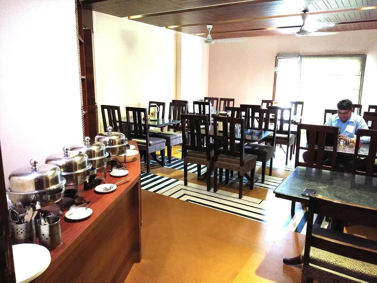 Food & Dining