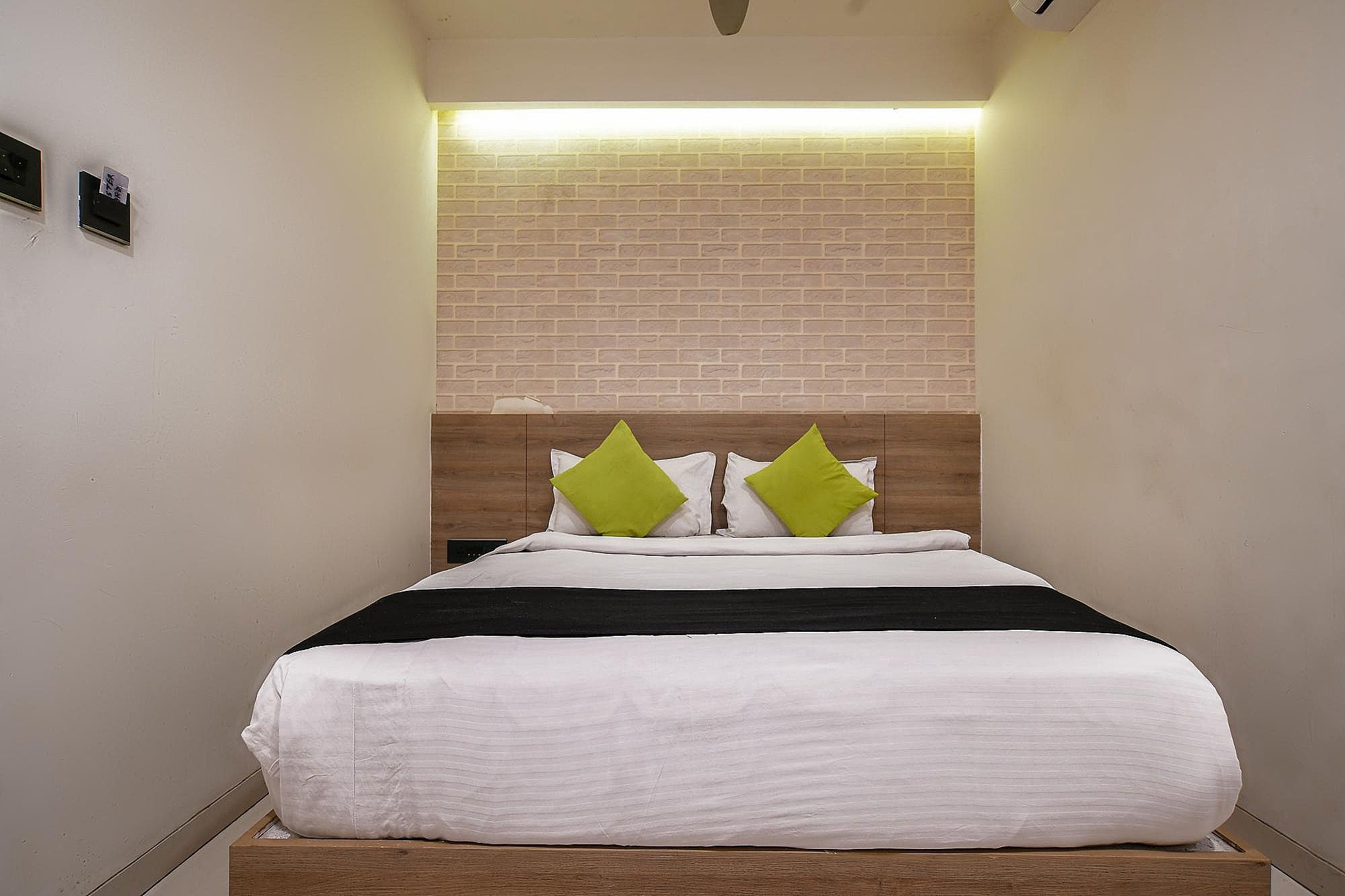 Hotel Holiday Indore Classic Double Room 3