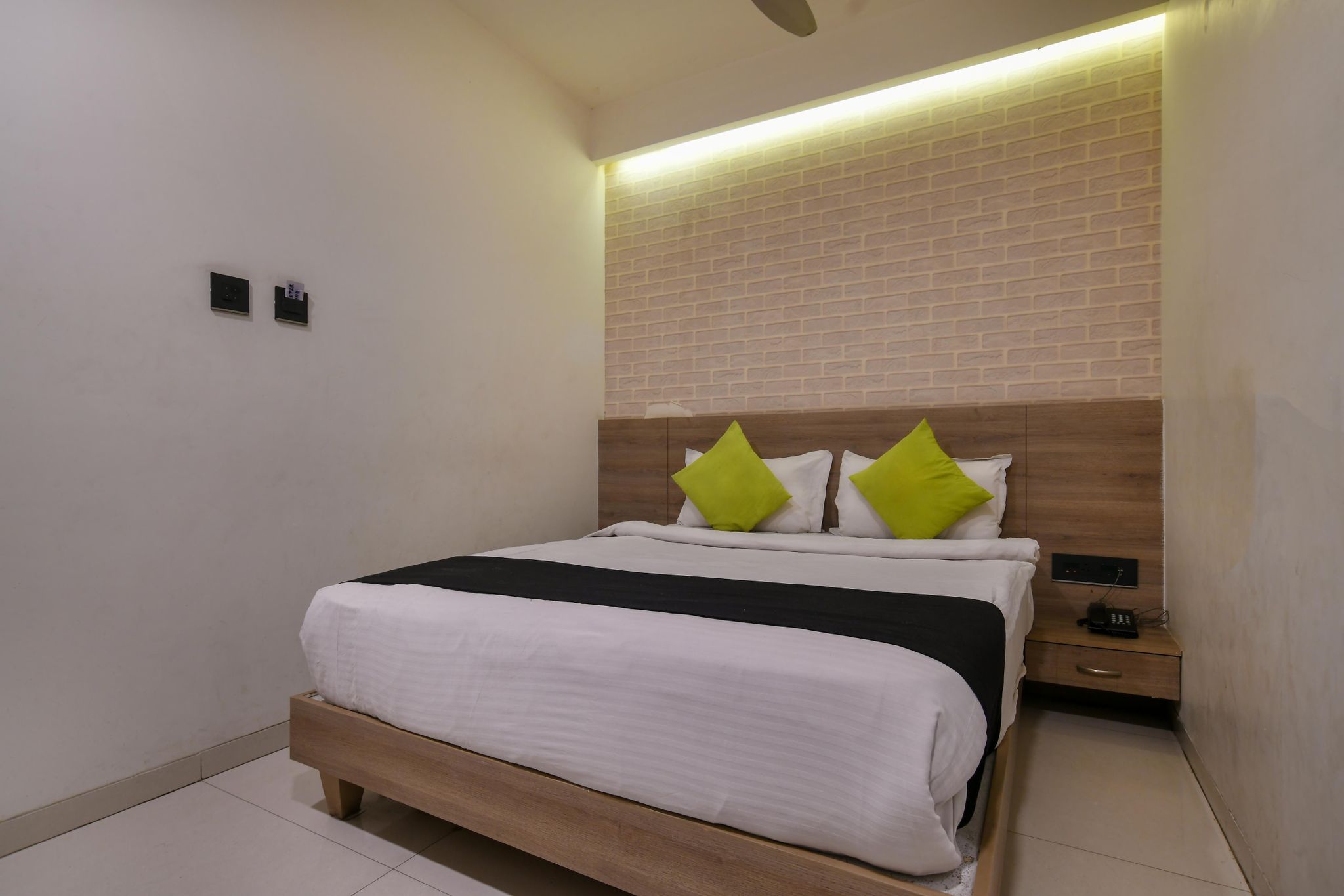 Hotel Holiday Indore Classic Double Room 4