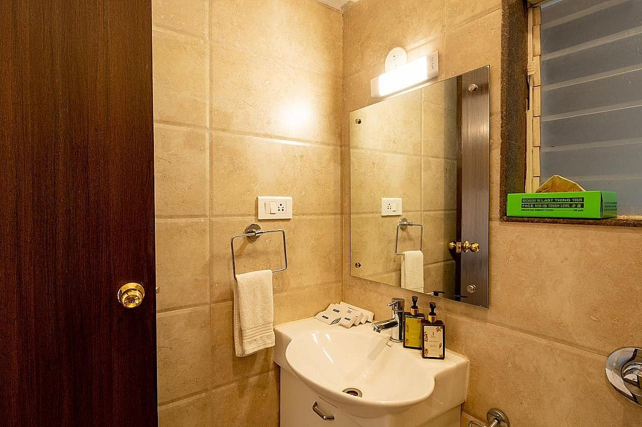 Alaya Stays - 3BHK Bohemian Villa with Swimming Pool at Assagao
