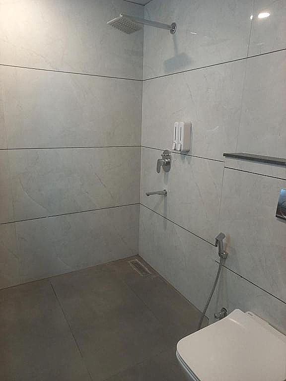 Hotel Holiday Grand Deluxe Room 7