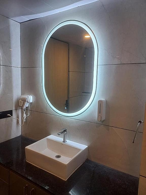 Hotel Holiday Grand Deluxe Room 5