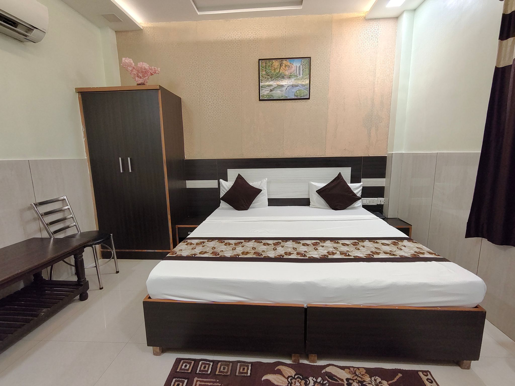Taj Rama Hs Deluxe Room 5