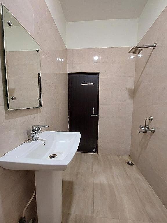 Taj Rama Hs Deluxe Room 8