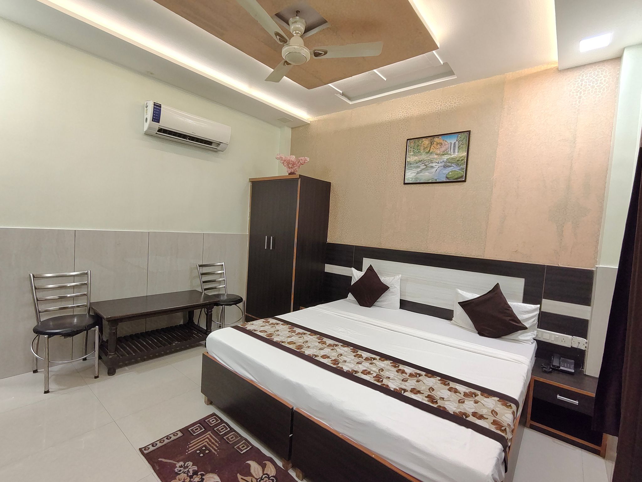 Taj Rama Hs Deluxe Room 6