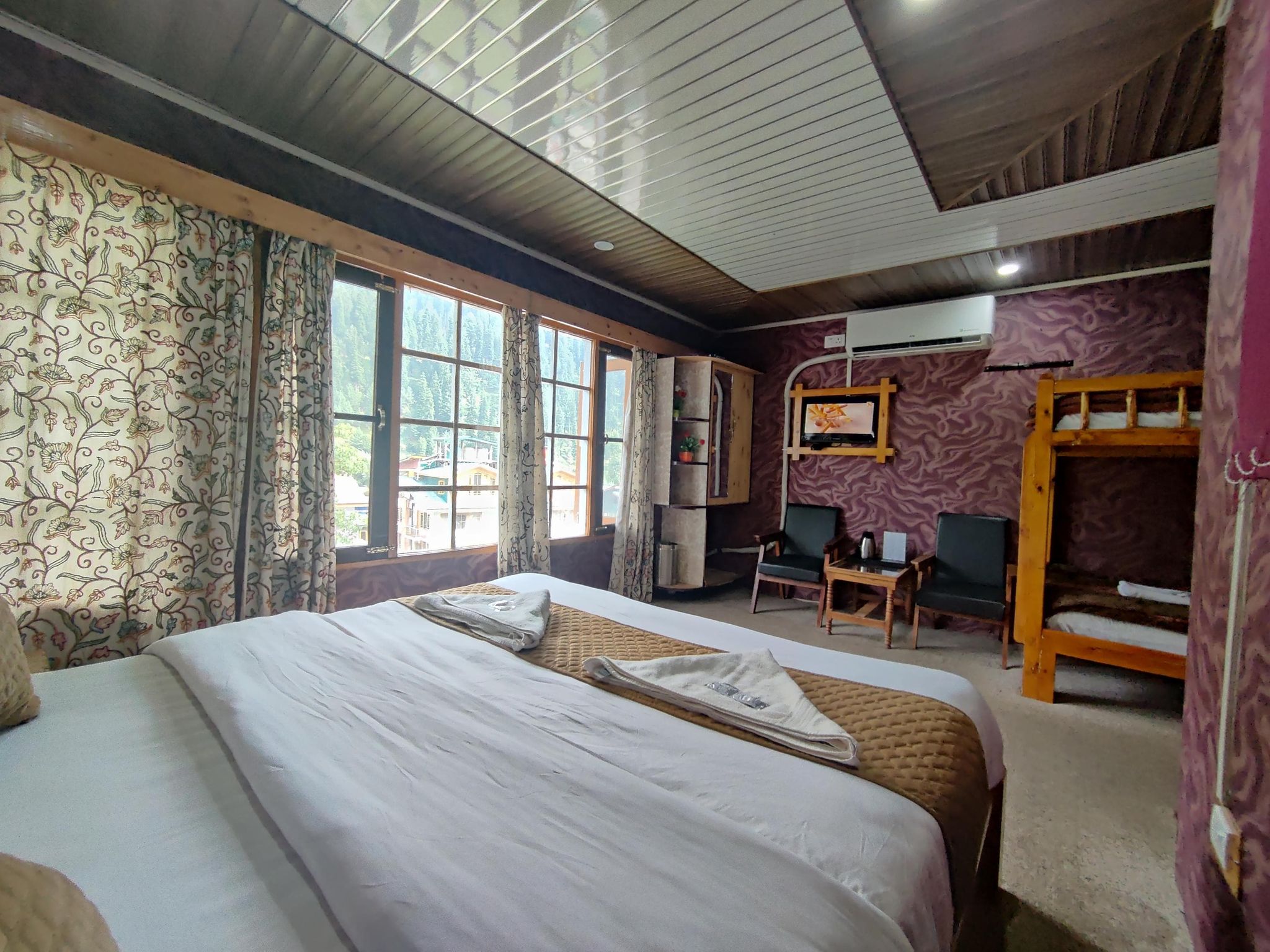 Hotel Bombay Palace Deluxe Room non ac 4