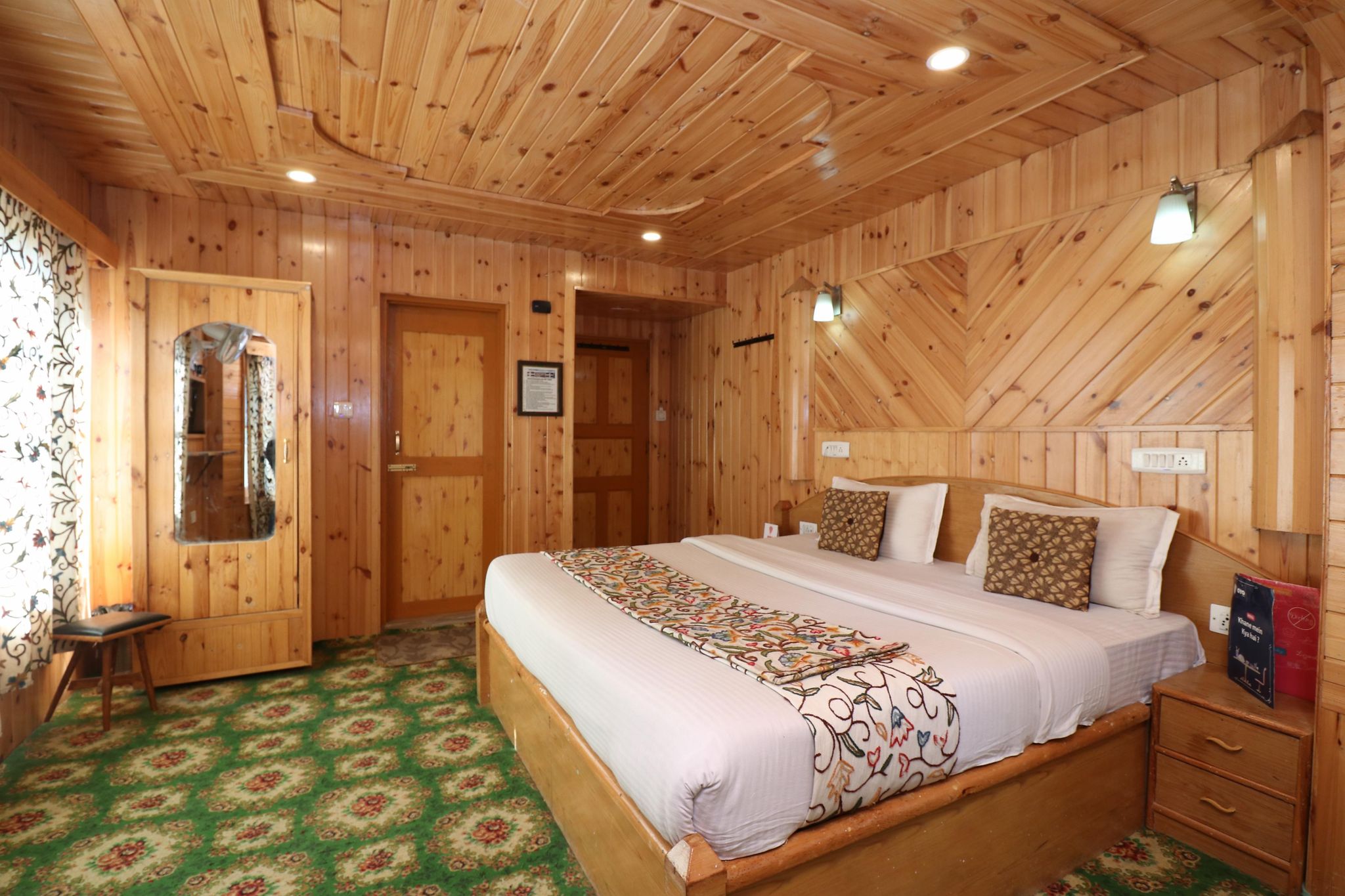 Hotel Bombay Palace Deluxe Room non ac 12