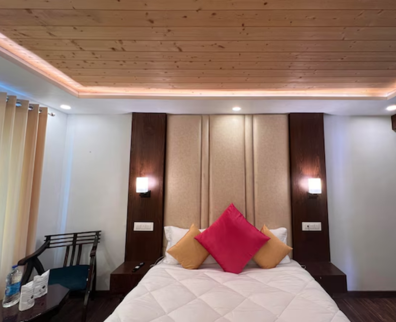 Hotel Riviera By Mountview Deluxe Room(Front Block) 2