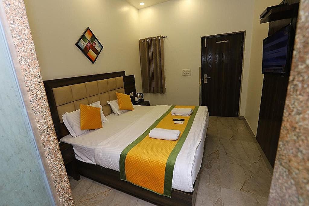 Standard King Room