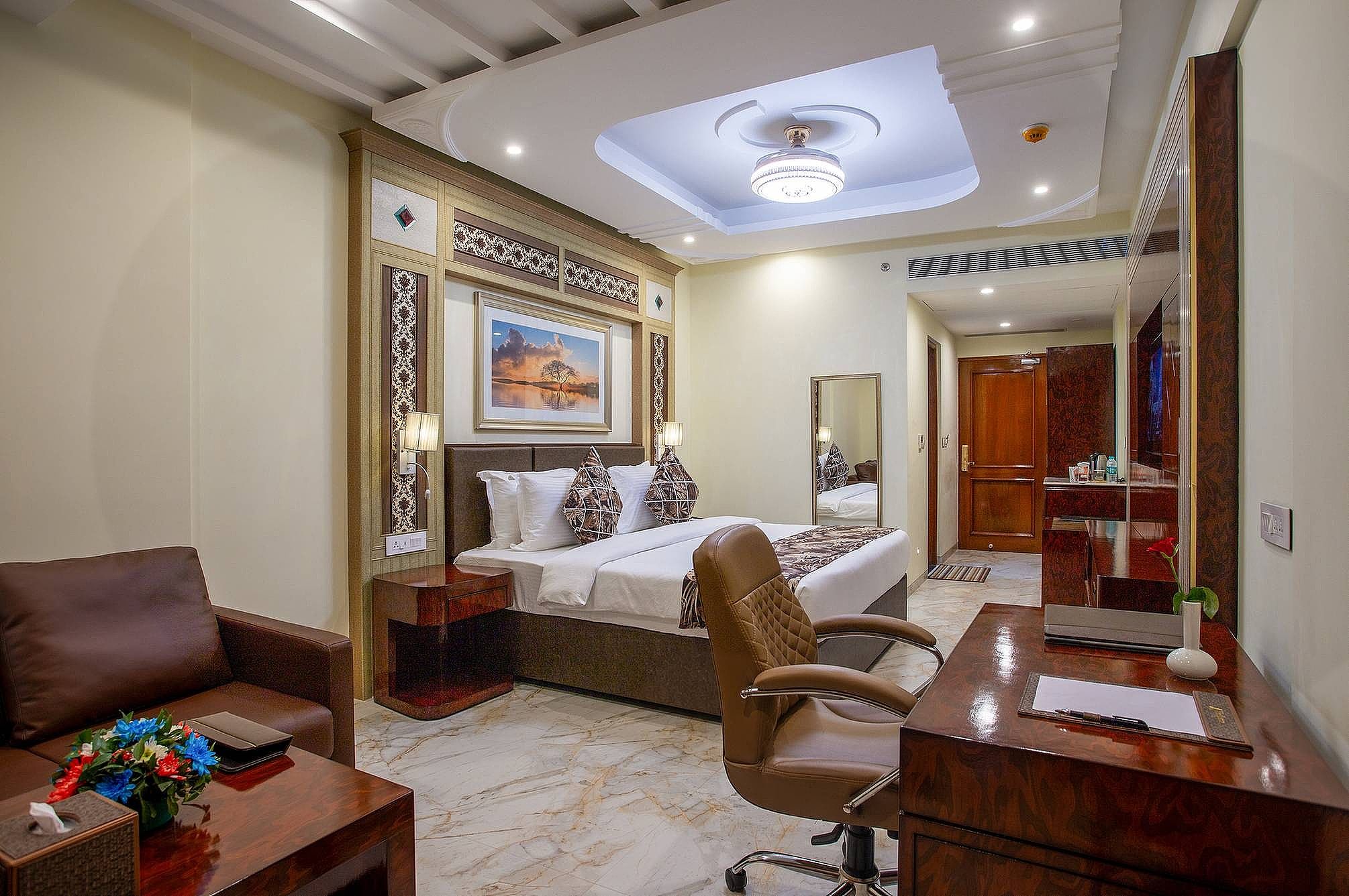 The Avenue Grand Superior Room 8