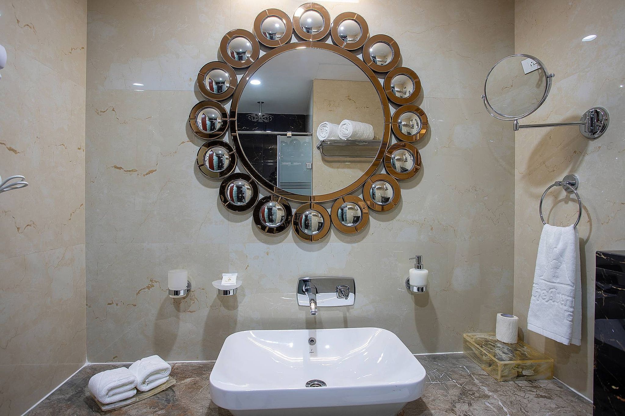 The Avenue Grand Superior Room 5