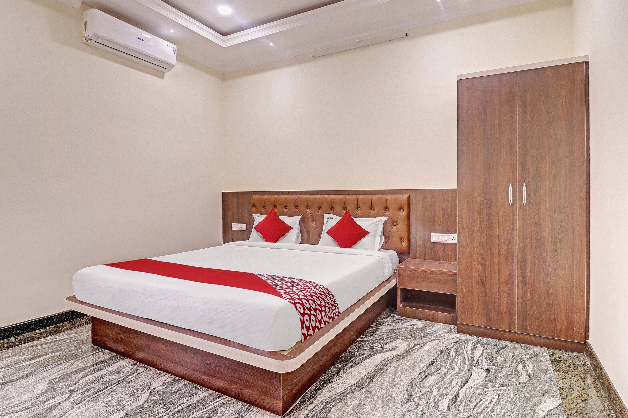 Collection O Ashraya Paradise Classic 13