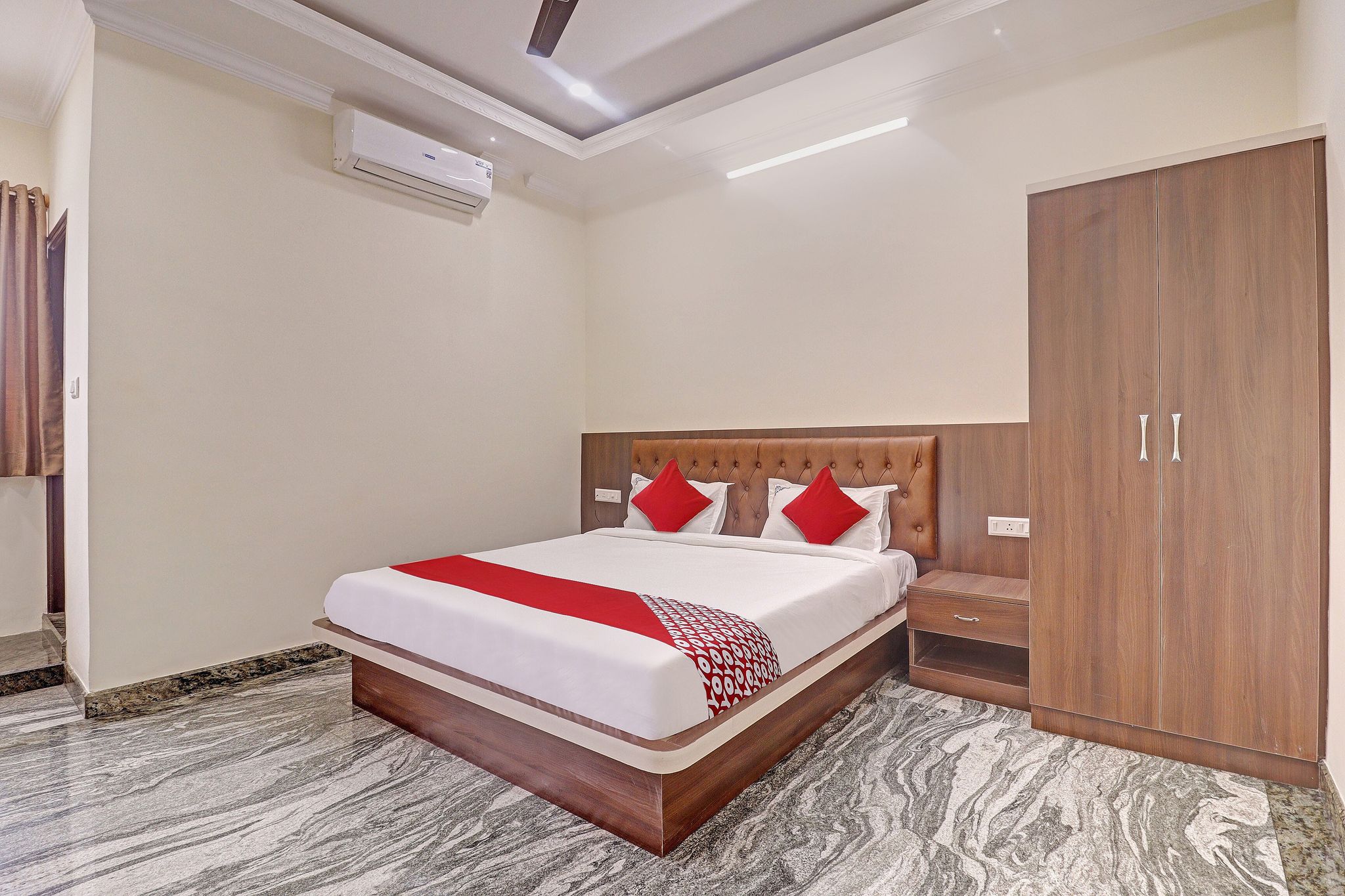 Collection O Ashraya Paradise Classic 2