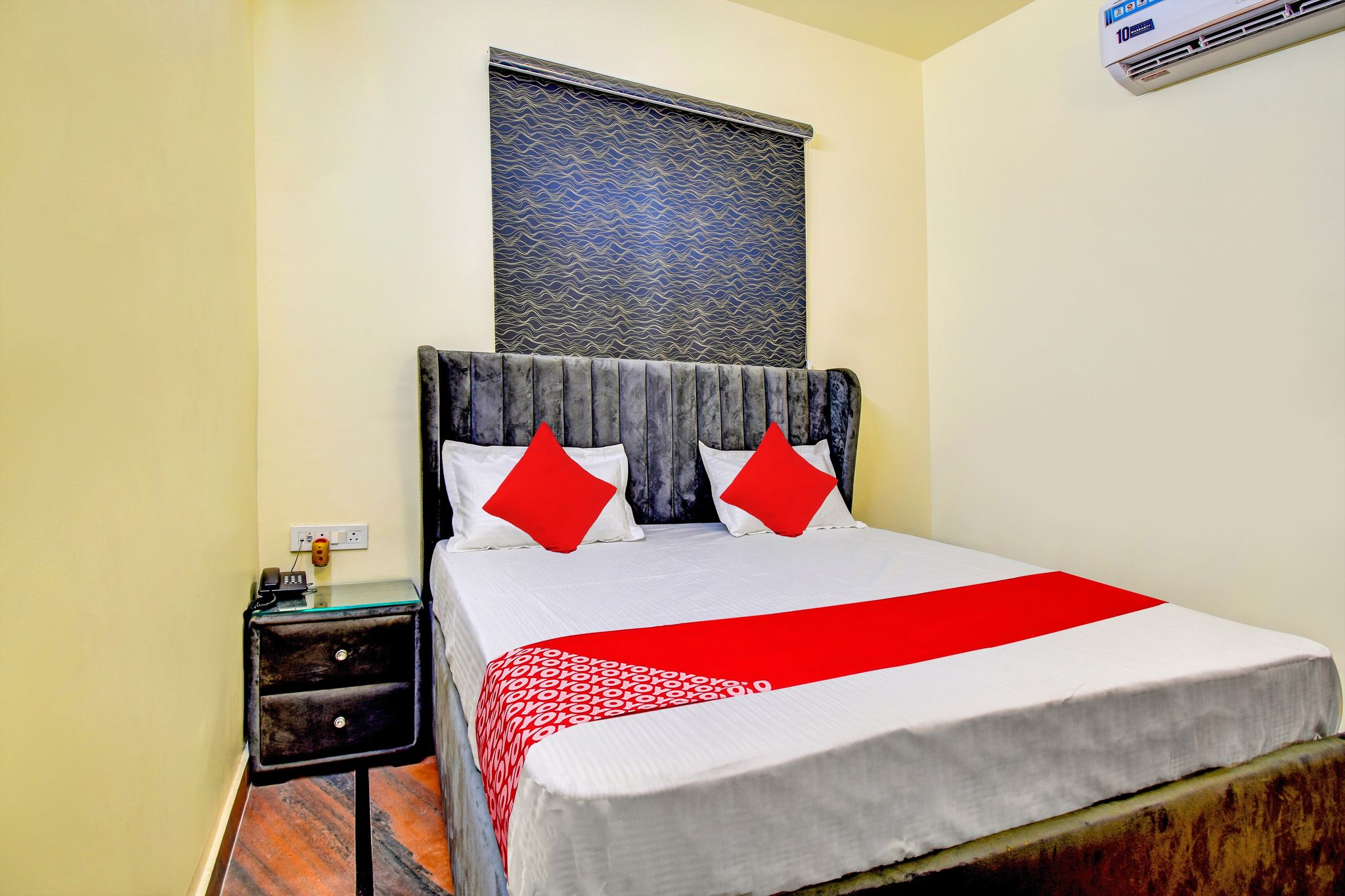 Hotel O White Hut Classic 8