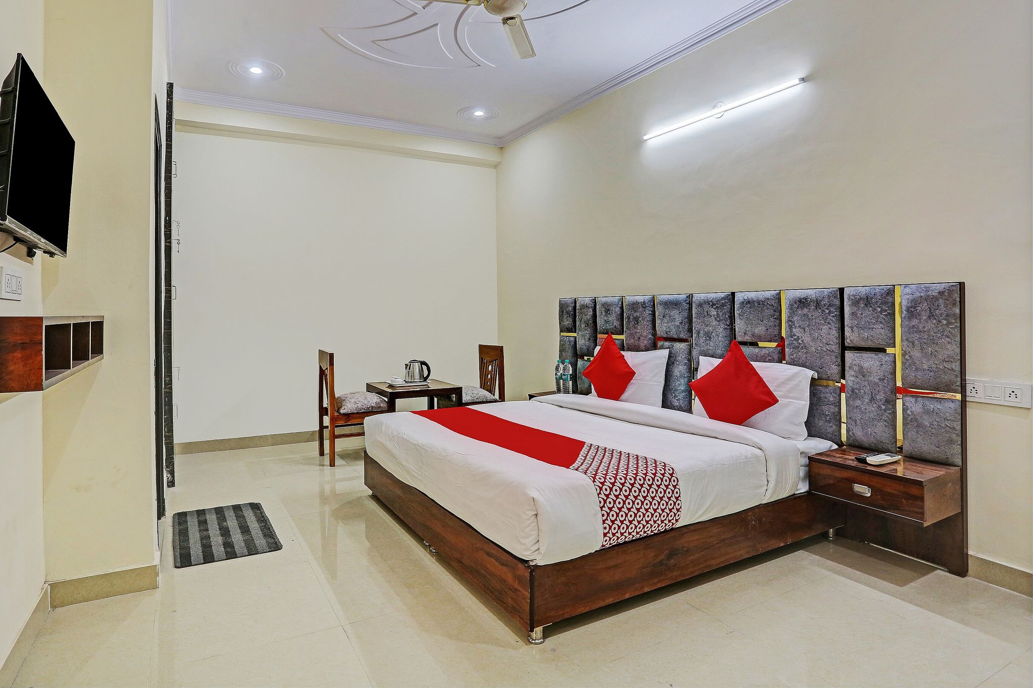 OYO Flagship The Royal Residency Inn Classic