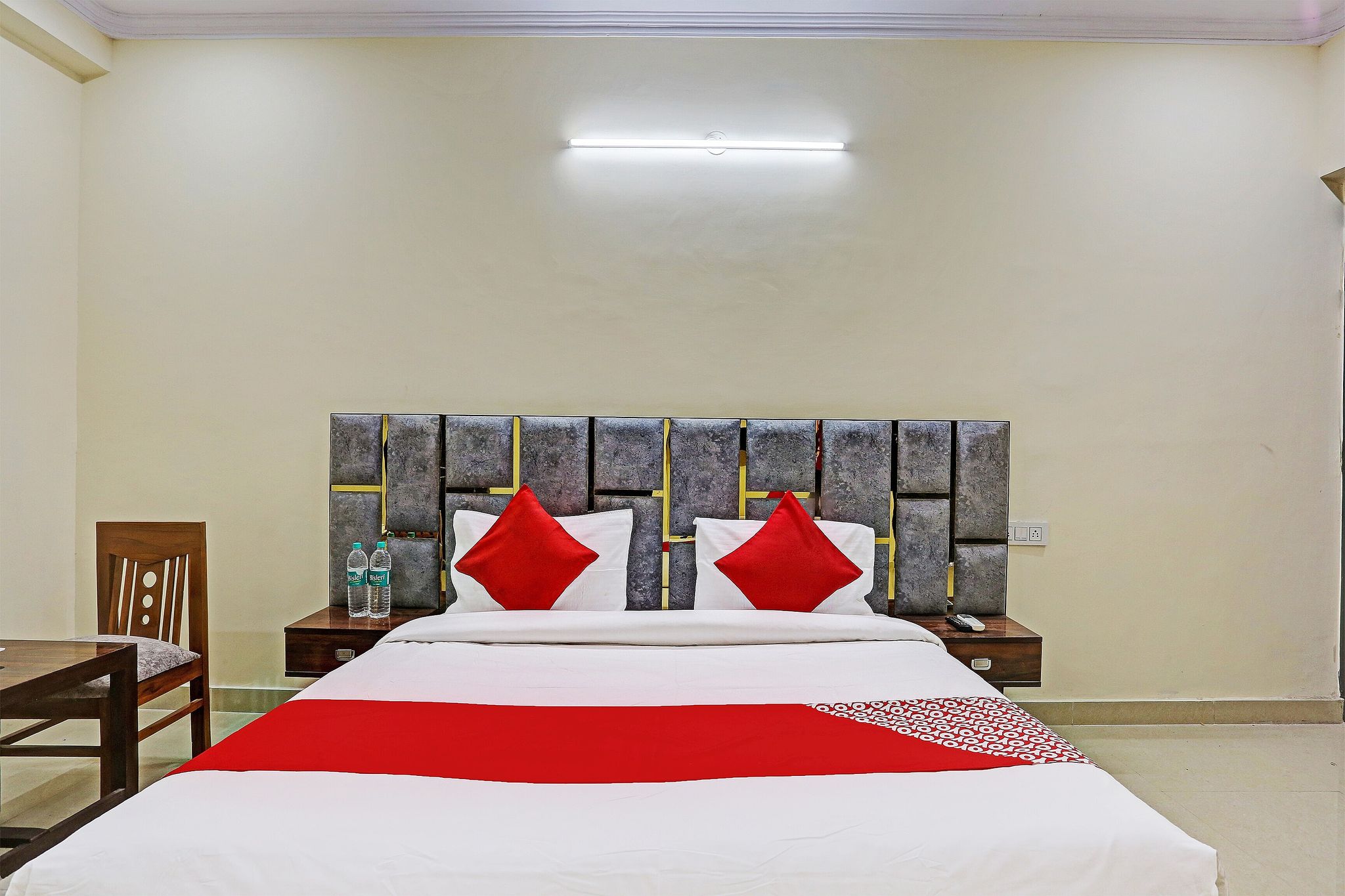 OYO Flagship The Royal Residency Inn Classic 8