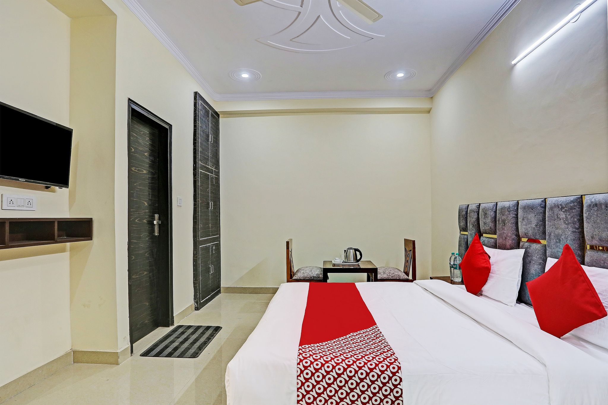 OYO Flagship The Royal Residency Inn Classic 17