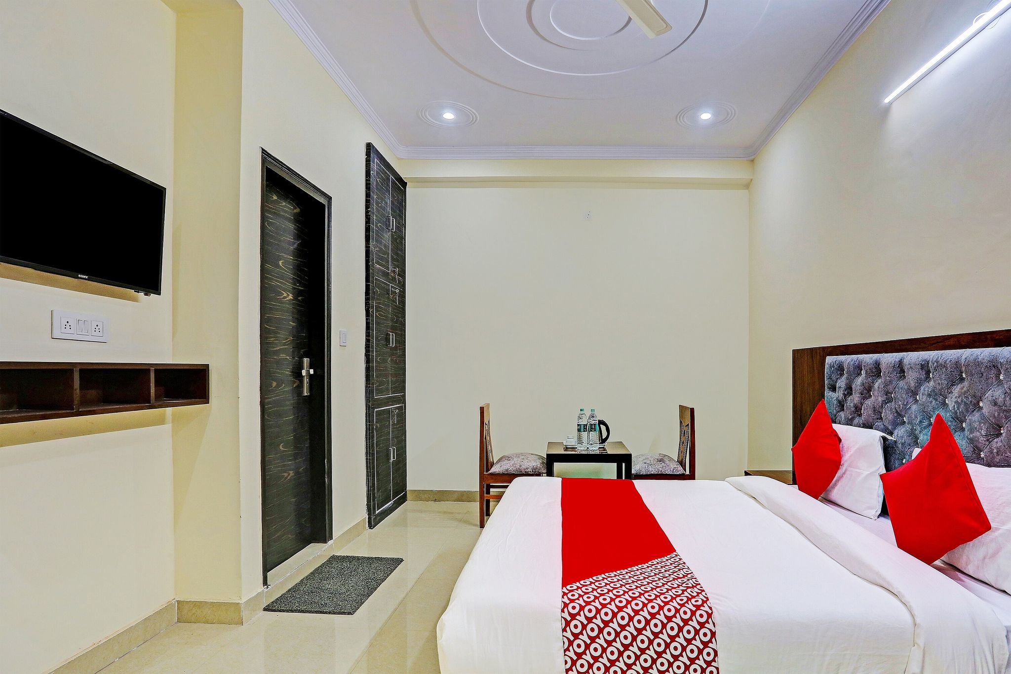 OYO Flagship The Royal Residency Inn Classic 4