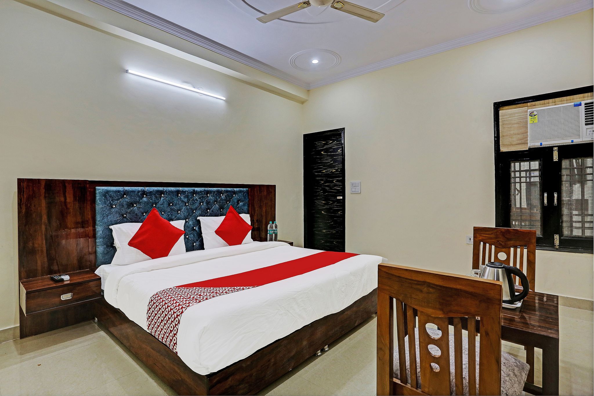 OYO Flagship The Royal Residency Inn Classic 10