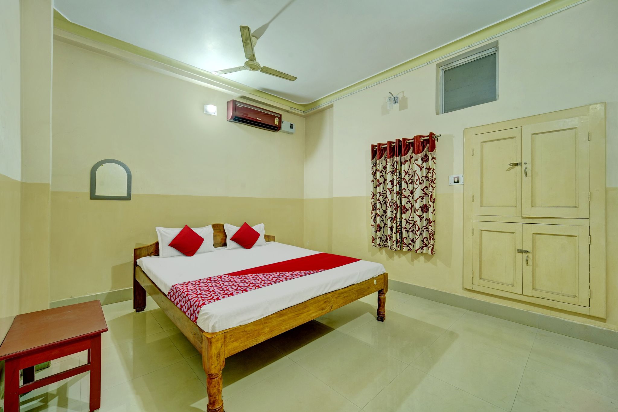 Hotel O 819125 HOTEL SHIV TRIPTI AND BANQUET HALL Classic 6