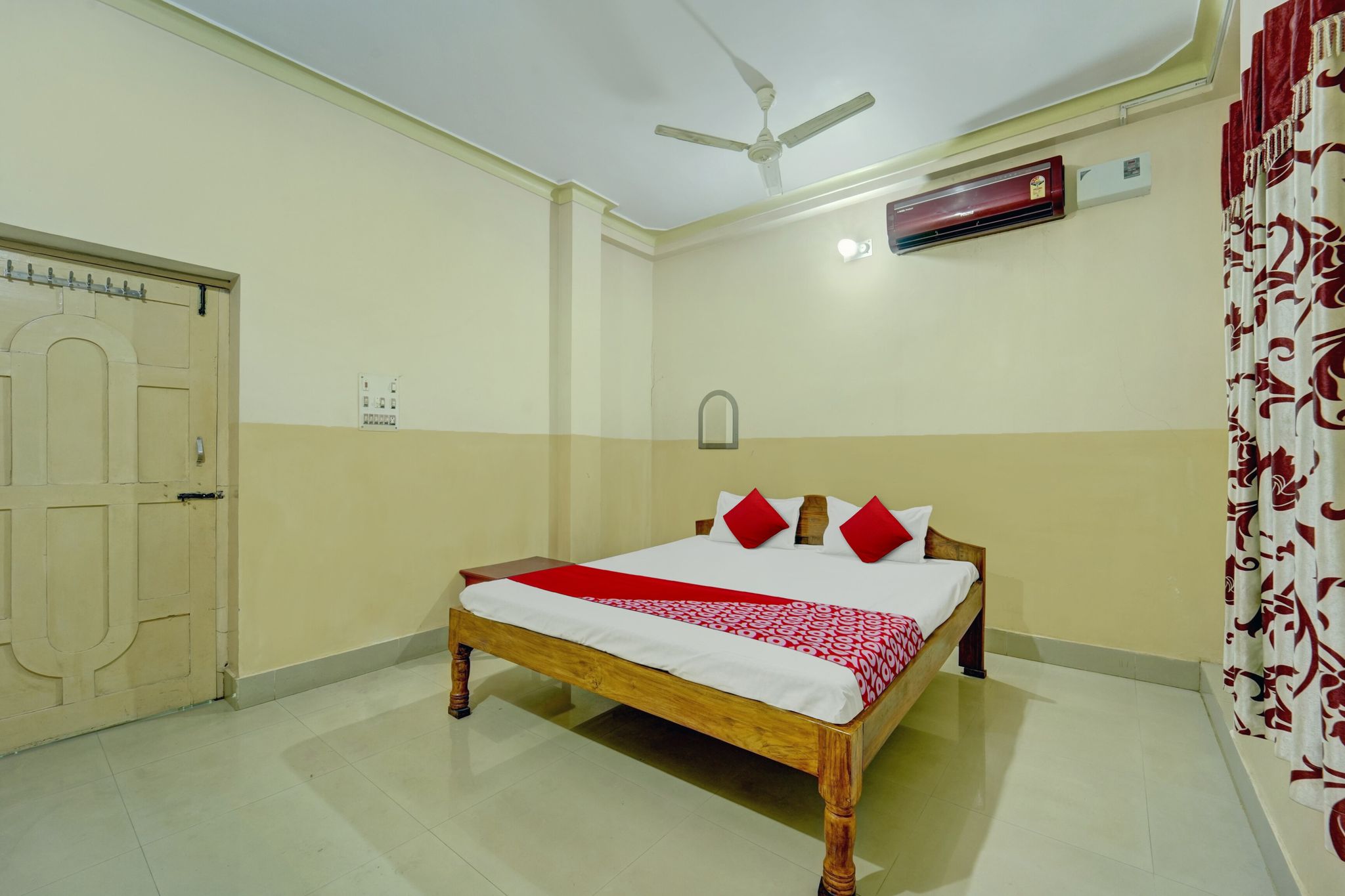 Hotel O 819125 HOTEL SHIV TRIPTI AND BANQUET HALL Classic 4