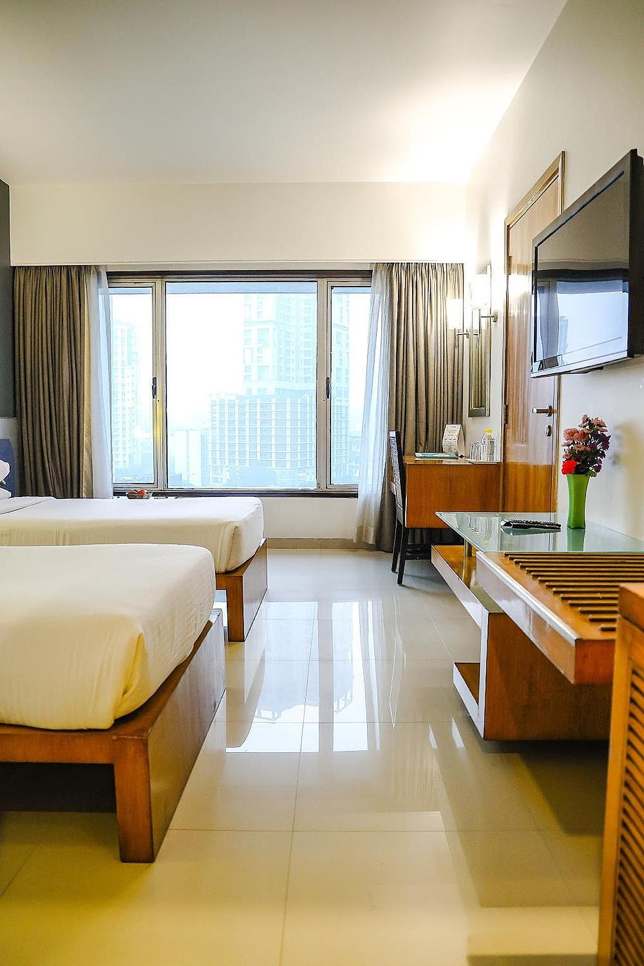 Krishna Palace Mumbai Deluxe Twin Room 2