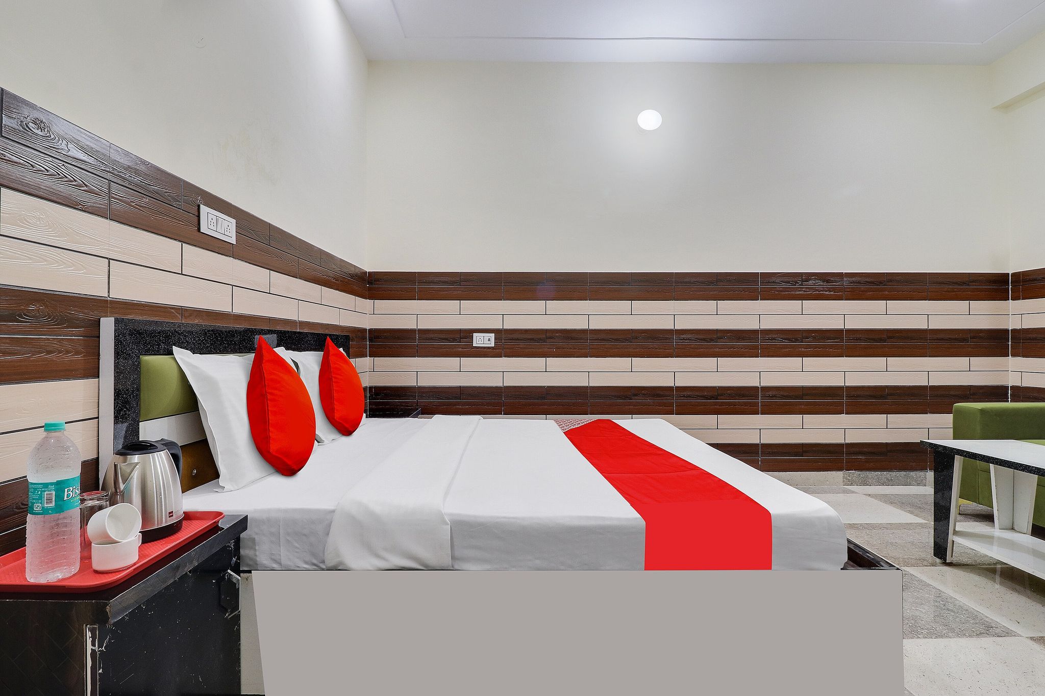 OYO Flagship Hotel The Kailash Classic 9