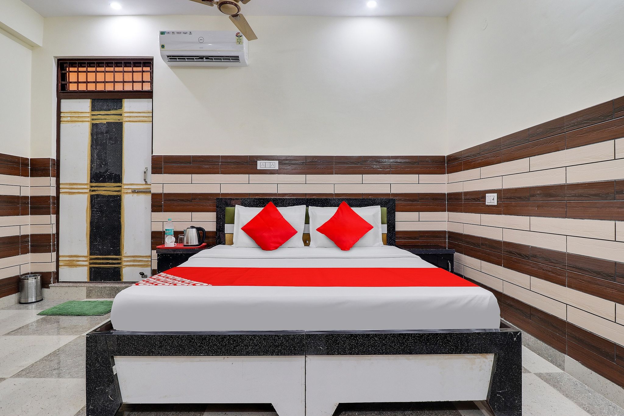 OYO Flagship Hotel The Kailash Classic 10