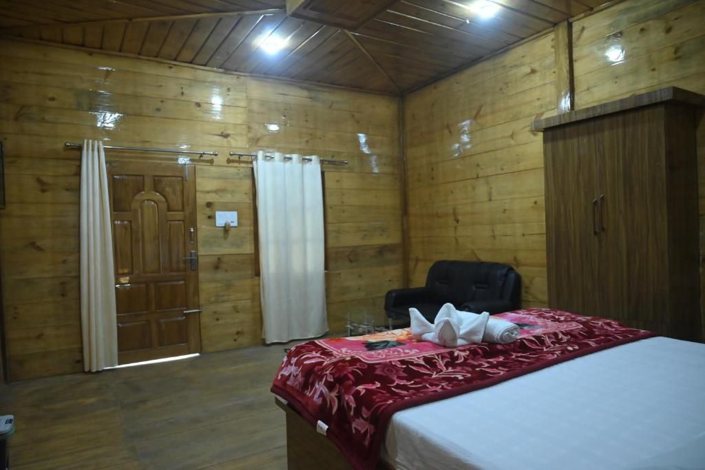 De' Aloha Resort Deluxe Double Room 3