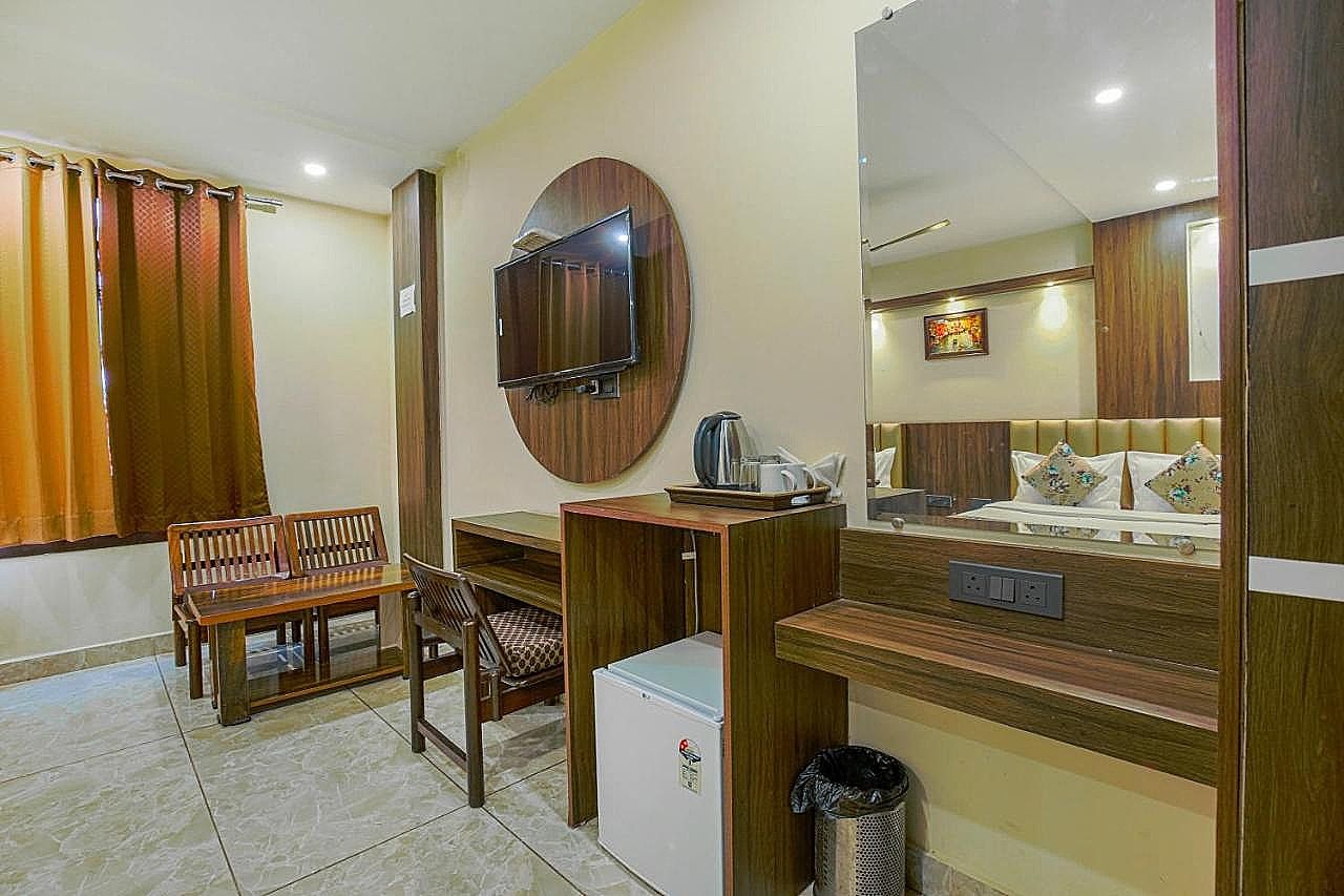 Hotel Crown Amritsar Superior Triple Room 4