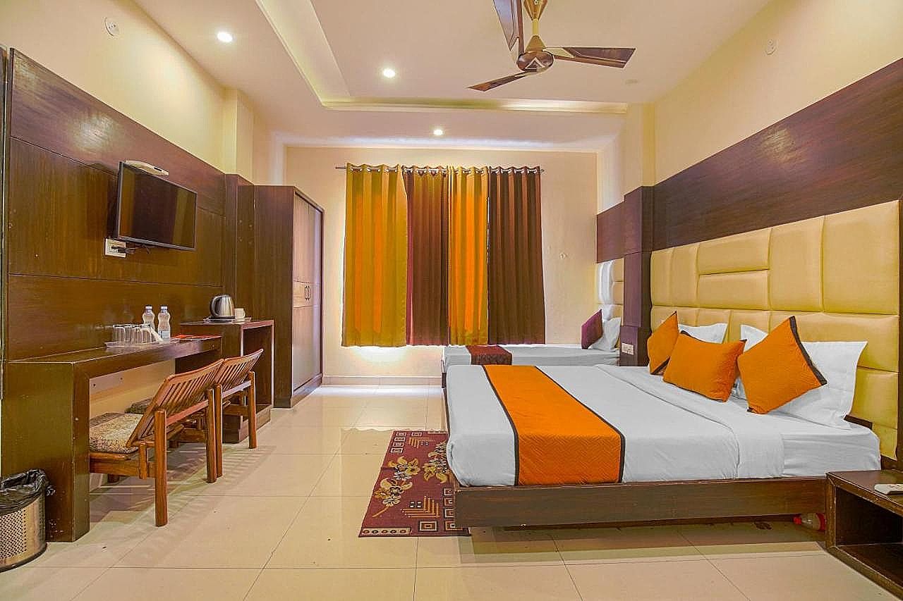 Hotel Crown Amritsar Superior Triple Room 2