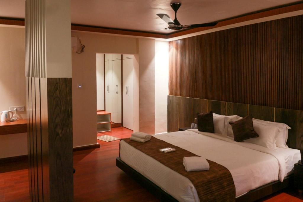 Superior King Room
