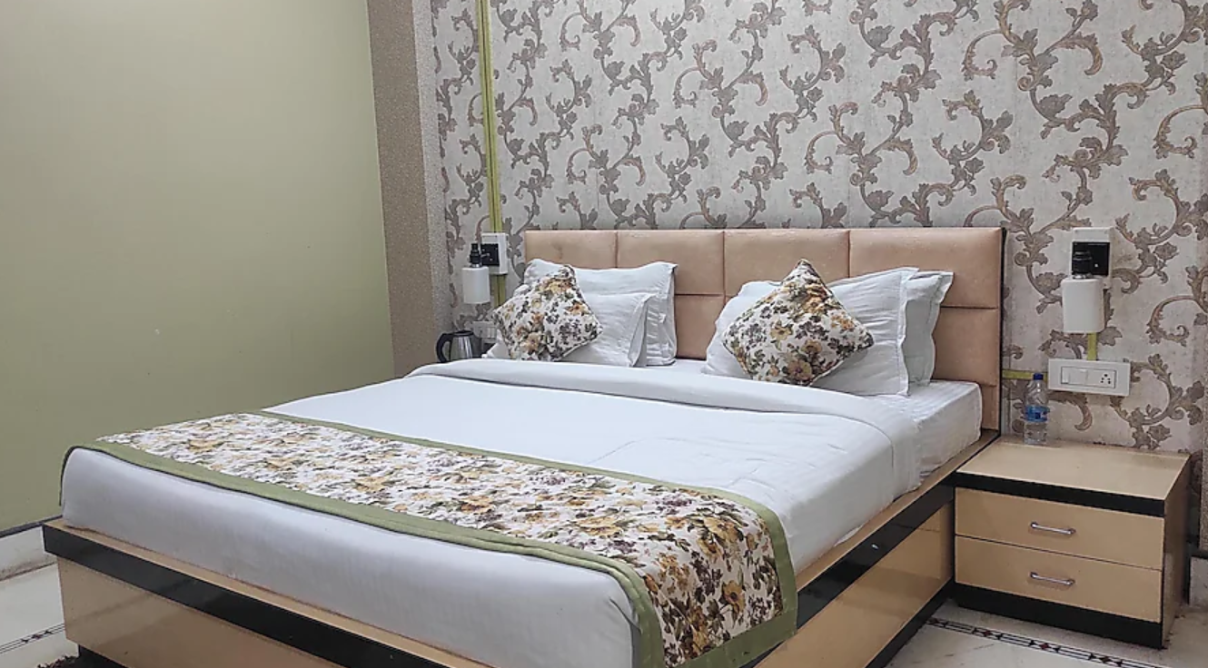 Hotel Rising Sun Deluxe Double Room 2