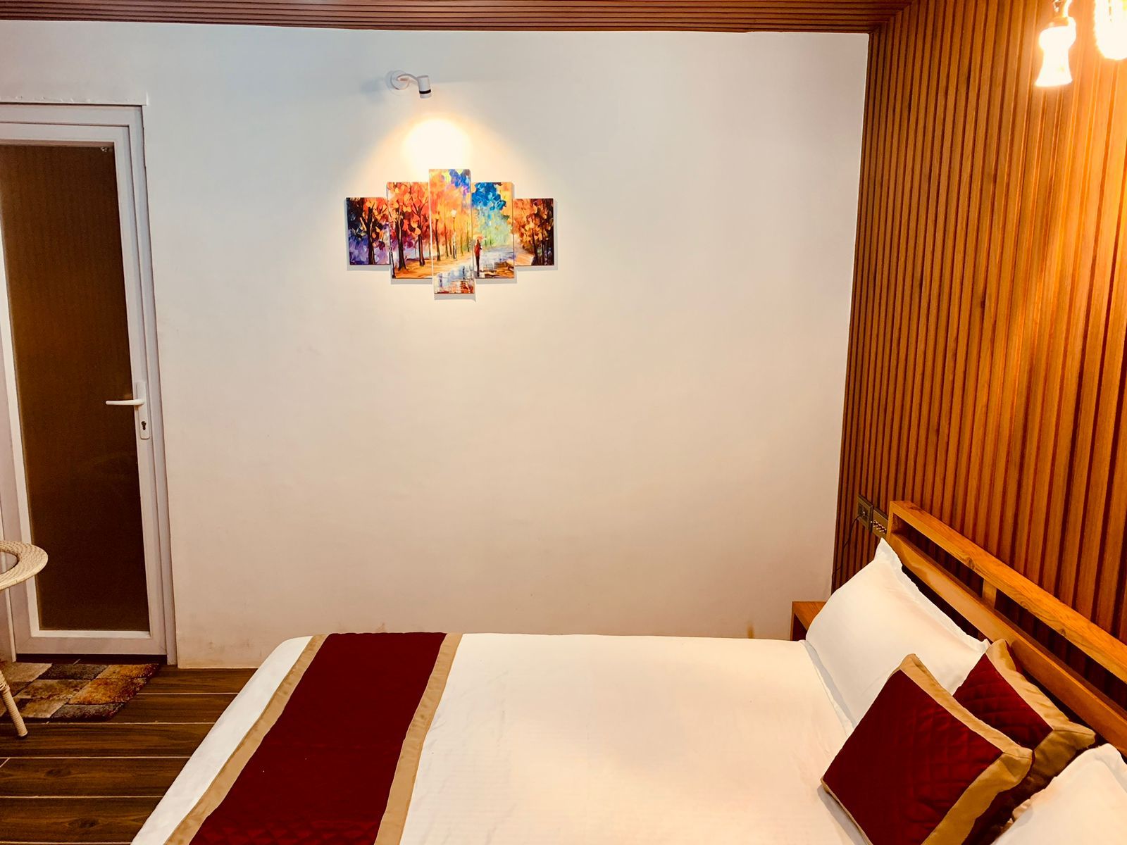 WOW STAYZ2 Ashoka Grand ROCKWOOD CHALET NON VIEW 5