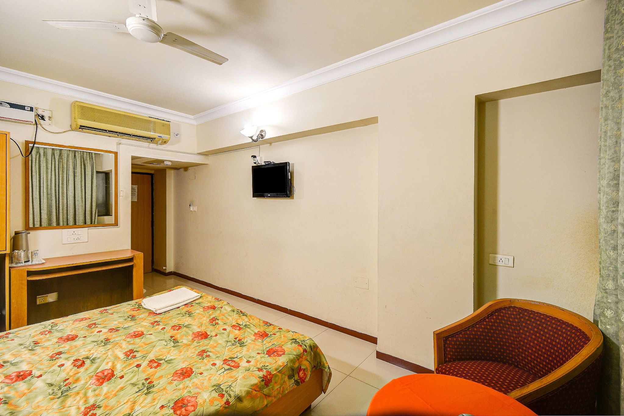 Hotel Menino Regency Non AC Room 7